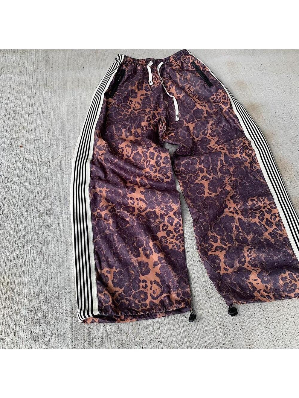 Streetwear Baggy Y2K vintage style Leopard print track pants with white stripes - Picture 7 of 8